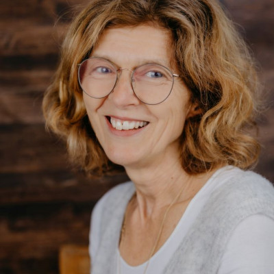 Foto Stv. Schulleiterin, Klassenlehrerin Margit Nziengui